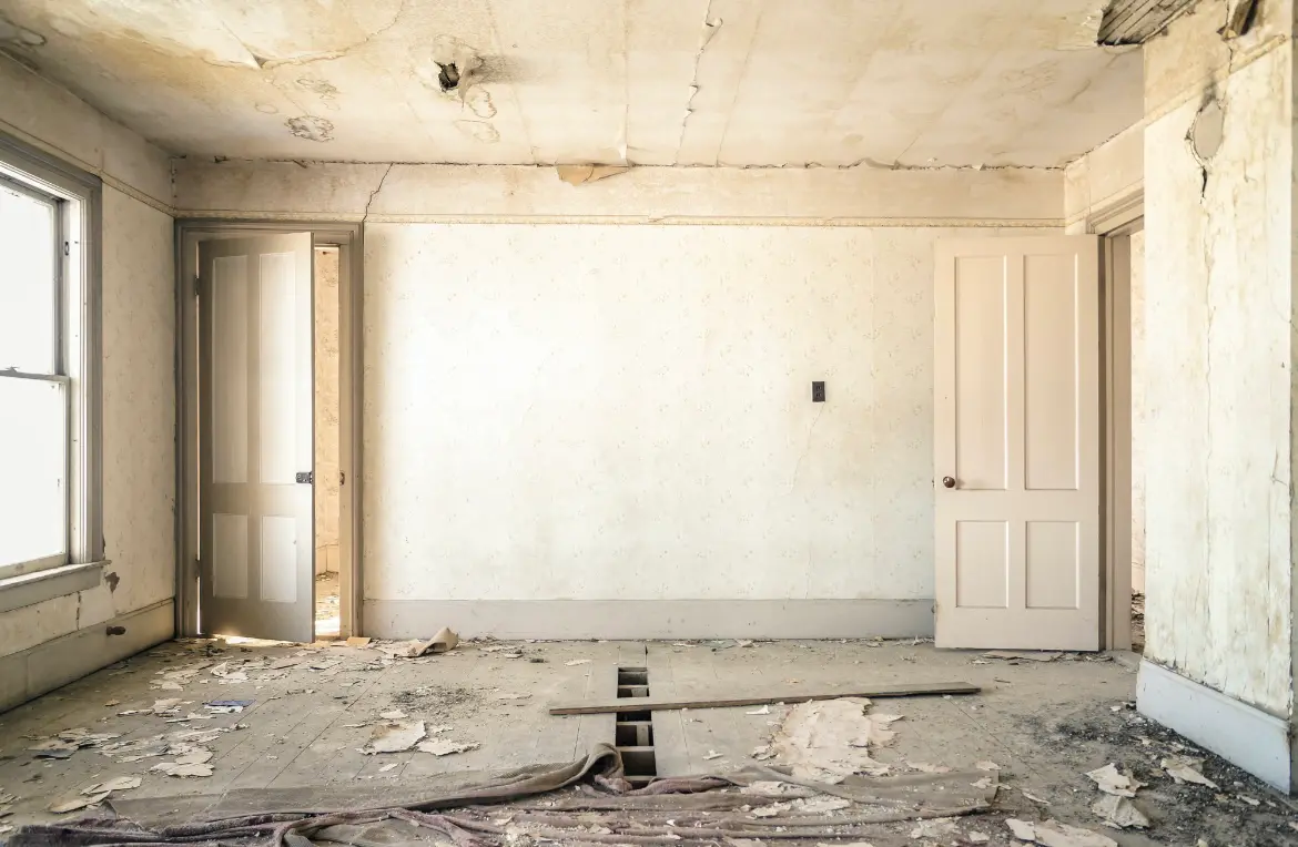 Waste disposal crew managing a cleanout project in Port Hueneme